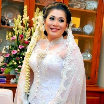 Kebaya Pengantin Kerah Shanghai Sederhana