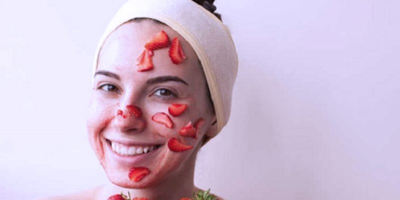 Masker Strawberry