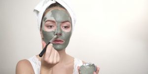 10 Masker yang Ampuh Mengangkat Komedo di Wajah