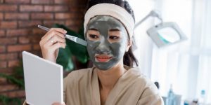 10 Masker Terbaik untuk Kulit Kering Agar Bebas Kusam