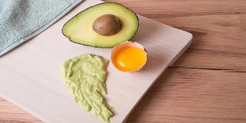 Masker Putih Telur dan Alpukat