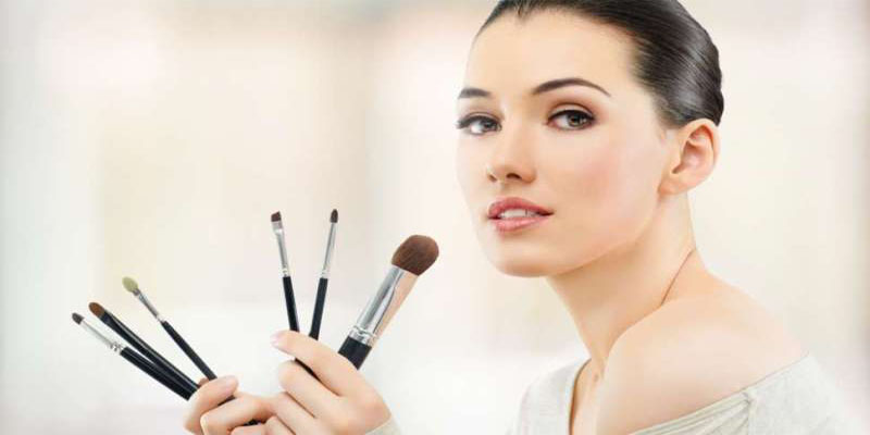 10 Cara Makeup Natural & Tahan Lama untuk Pemula