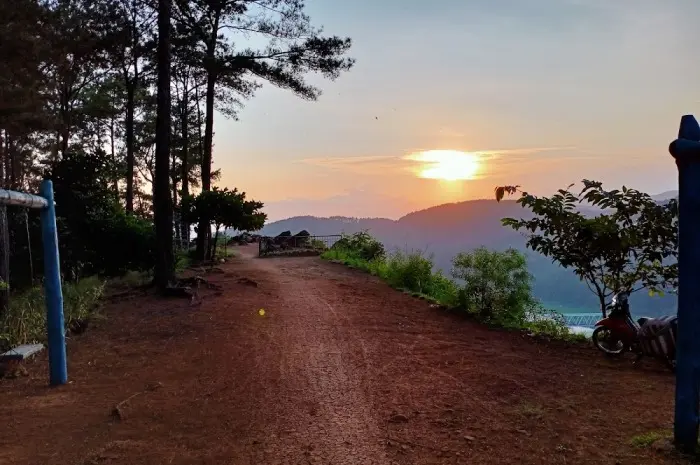 Bukit Watu Meja