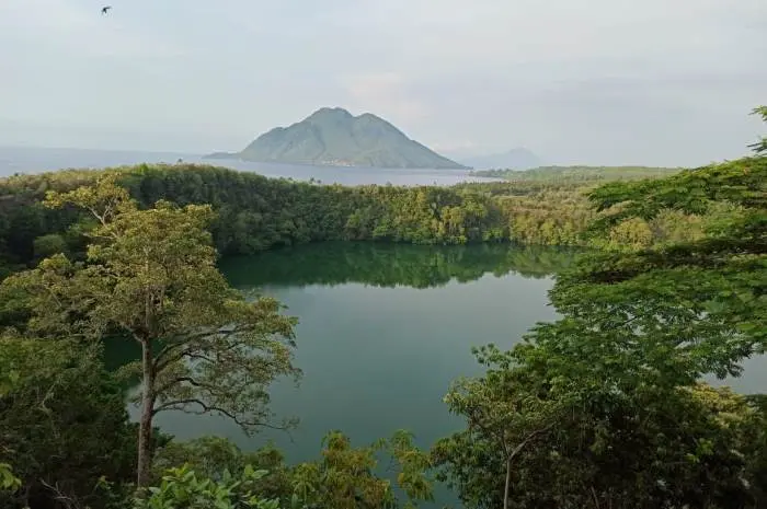 Danau Tolire